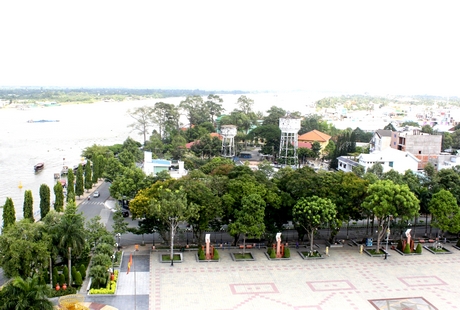 Một góc TP Vĩnh Long- thành phố ven sông.