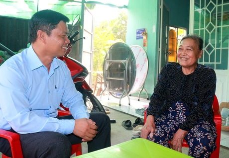 Ủy ban MTTQ Việt Nam phường Tân Ngãi (TP Vĩnh Long) quan tâm chăm lo đời sống người dân.