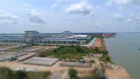 Vĩnh Long cam kết tạo mọi điều kiện để các doanh nghiệp đến đầu tư tại Vĩnh Long. Trong ảnh: Một góc KCN Bình Minh.