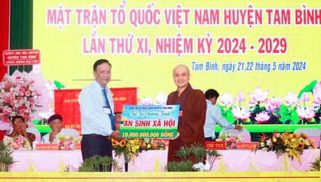 Ban Trị sự Giáo hội Phật giáo Việt Nam huyện Tam Bình ủng hộ 10 tỷ đồng thực hiện chương trình an sinh xã hội giai đoạn 2024-2029.