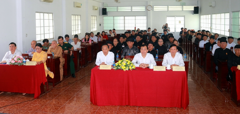 Ban Thường trực Ủy ban MTTQ Việt Nam tỉnh tổ chức họp mặt các vị trong Ban Trị sự Phật giáo Hòa Hảo.