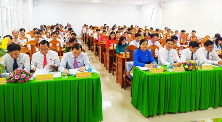 Đại biểu tham dự kỳ họp.