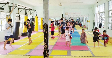 Phòng tập kickboxing tại Trung tâm Hoạt động thanh thiếu niên tỉnh thu hút đông đảo các bạn nhỏ đến tập luyện.