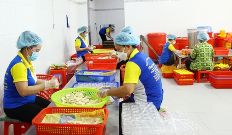 Ngoài việc ứng dụng khoa học kỹ thuật vào sản xuất để nâng cao chất lượng sản phẩm, doanh nghiệp còn chú trọng cải tiến mẫu mã sản phẩm.