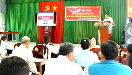 Chi cục Chăn nuôi thú y và Thủy sản tập huấn các văn bản về chăn nuôi trang trại.