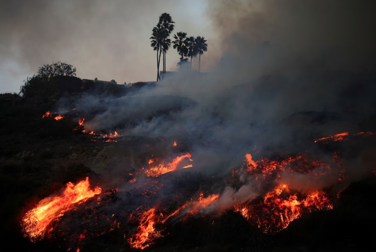 Đám cháy lan rộng ở thành phố Los Angeles. Ảnh: Reuters