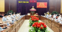 Nâng cao trách nhiệm từng cá nhân tham gia
bảo vệ nền tảng tư tưởng của Đảng 