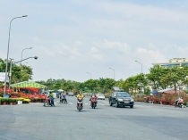 Nên đặt biển báo hạn chế tốc độ trên trục đường Võ Văn Kiệt