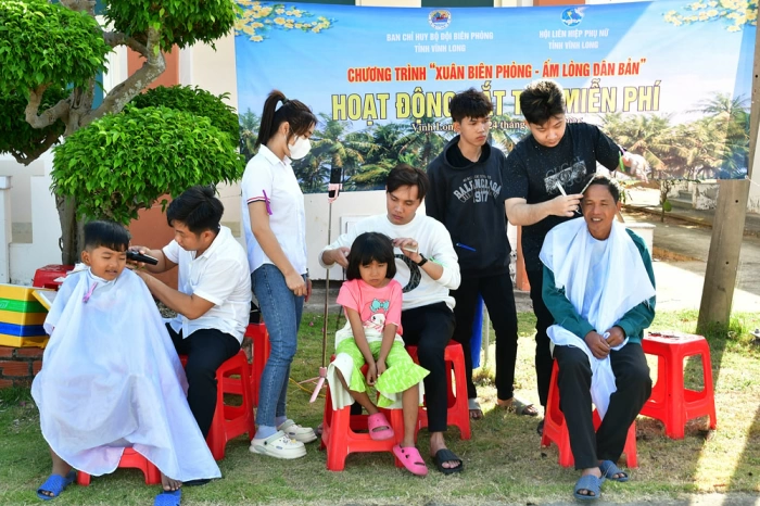 Xuân Biên phòng, ấm lòng dân bản