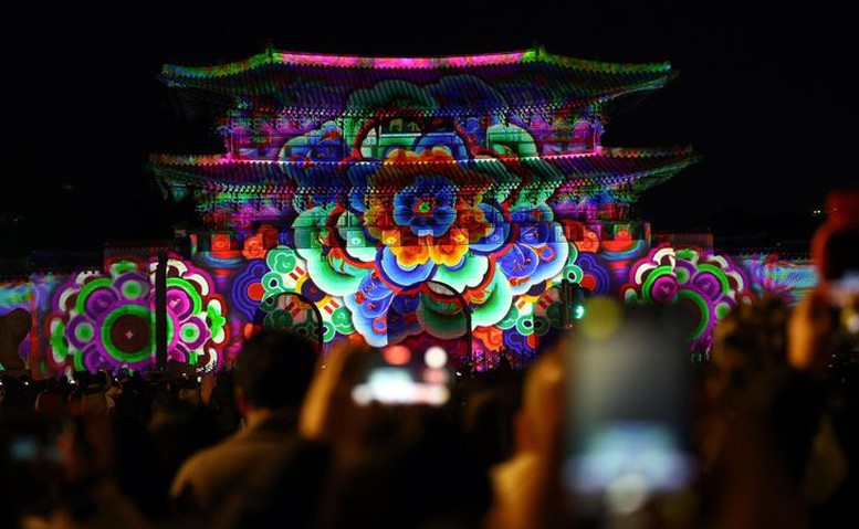 Bữa tiệc ánh sáng lung linh dự kiến sẽ thắp sáng quảng trường Gwanghwamun ở thủ đô Seoul trong sự kiện đếm ngược đón mừng năm mới - Ảnh: Koreatimes