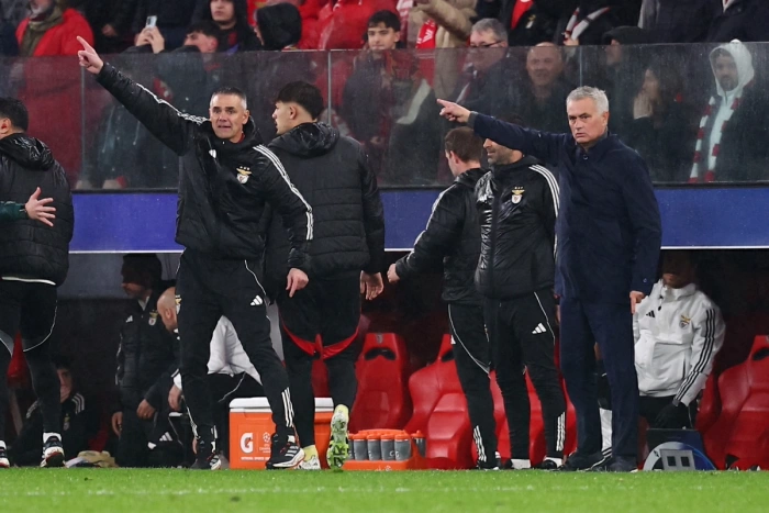 Đội bóng của HLV Mourinho thắng khó tin Real Madrid để đoạt vé đi tiếp