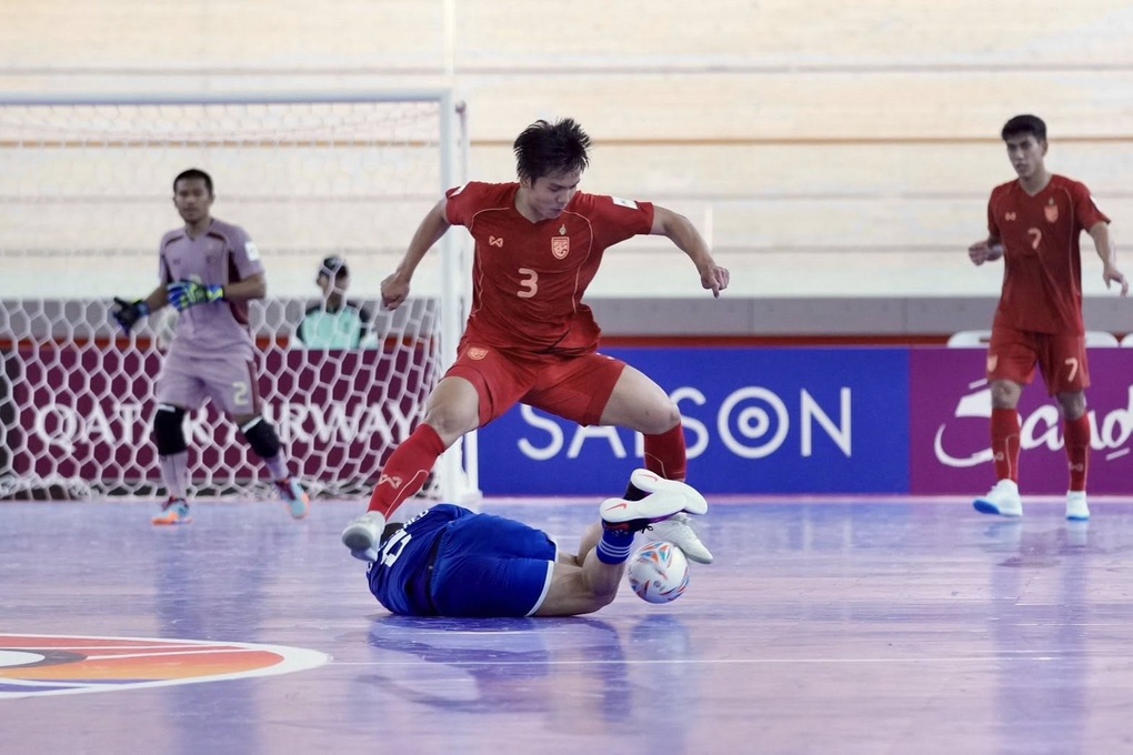 Đội tuyển futsal Thái Lan (áo đỏ) cũng đã giành vé đi tiếp (Ảnh: FAT).