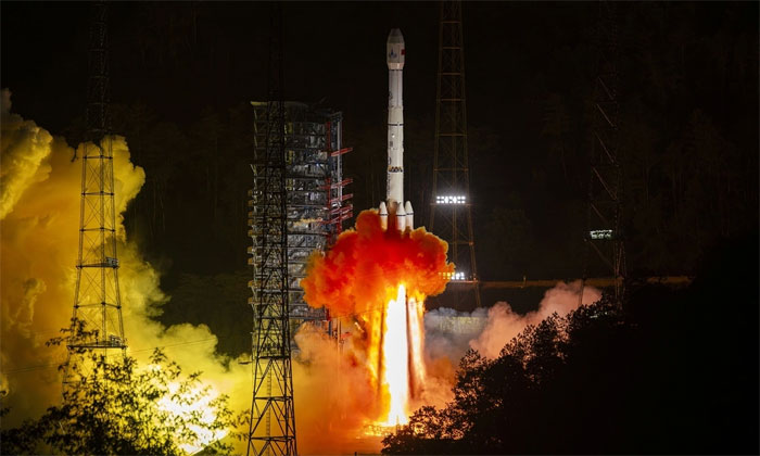 Tàu thăm dò Thiên Vấn-2 được phóng lên từ Trung tâm phóng vệ tinh Tây Xương ở tỉnh Tứ Xuyên, miền Tây Nam Trung Quốc ngày 29/5/2025. Ảnh: Tân Hoa xã
