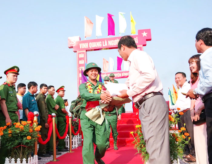 Tỉnh tổ chức tuyển quân “tròn khâu”, phấn đấu đủ chỉ tiêu và chất lượng.

