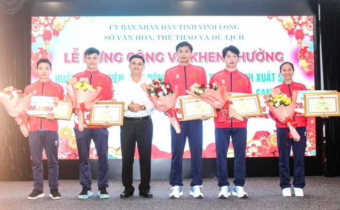Tuyên dương các huấn luyện viên, vận động viên đạt thành tích cao tại Sea Games 33