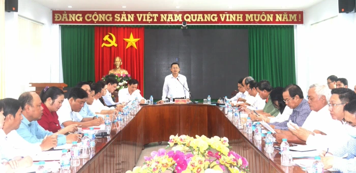 Tiếp tục hướng dẫn, hỗ trợ Long Hồ xây dựng đạt chuẩn xã nông thôn mới