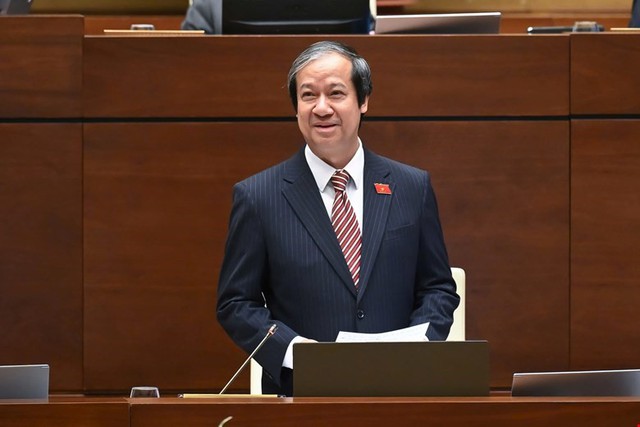 Bộ trưởng Bộ Giáo dục và Đào tạo Nguyễn Kim Sơn tại Kỳ họp thứ 9, Quốc hội khóa XV. Ảnh: chinhphu.vn