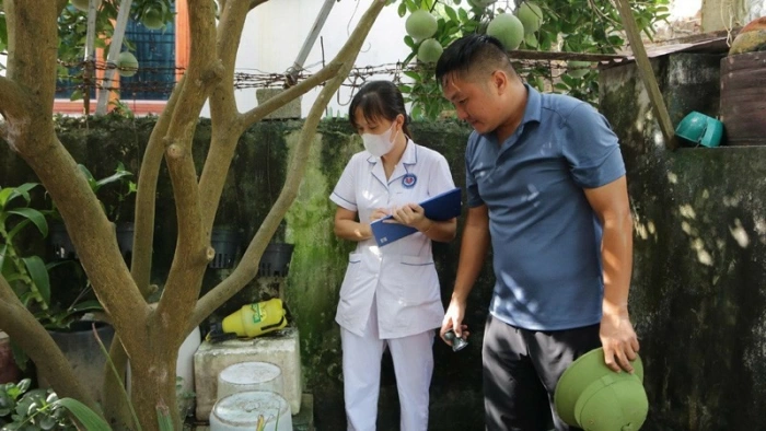 Bộ Y tế cảnh báo bệnh sốt xuất huyết và tay chân miệng diễn biến phức tạp