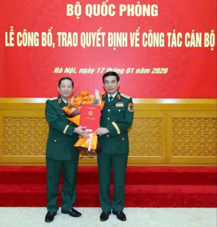 Thăng quân hàm từ Đại tá lên Thiếu tướng đối với đồng chí Trần Minh Trang