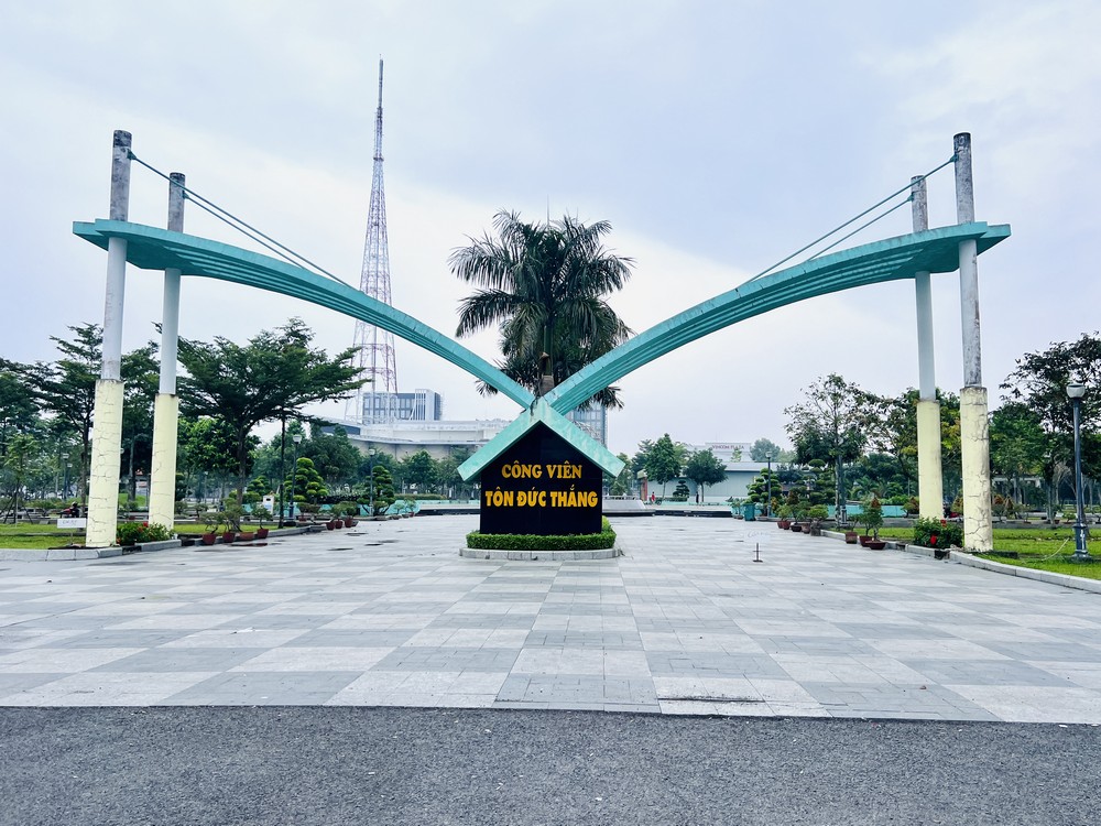 Công viên Tôn Đức Thắng (công viên Truyền hình Vĩnh Long trên đường Tôn Đức Thắng, phường Phước Hậu)