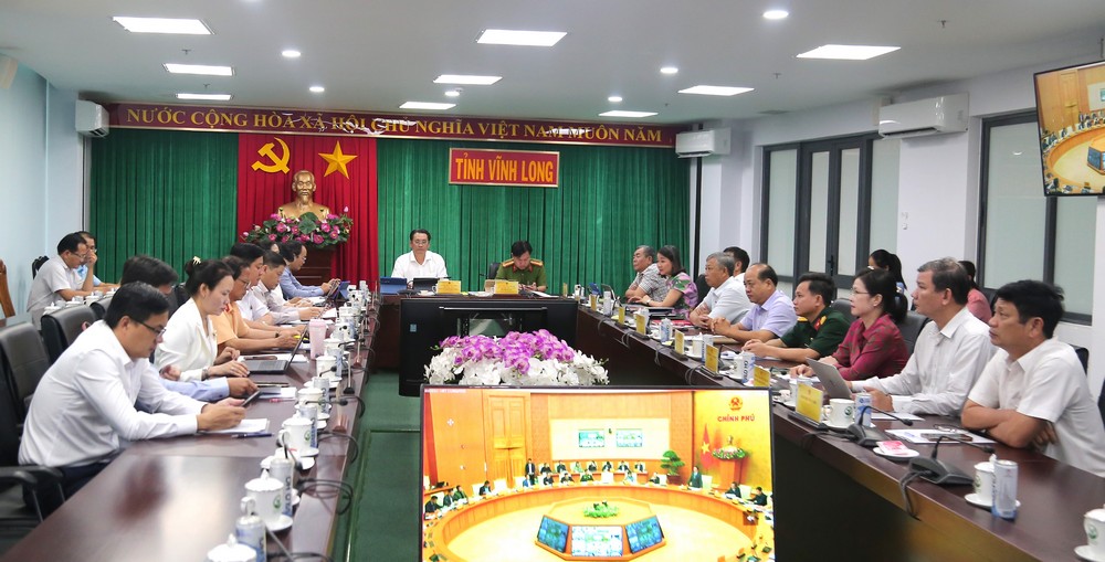 Đại biểu dự hội nghị tại điểm cầu UBND tỉnh Vĩnh Long.