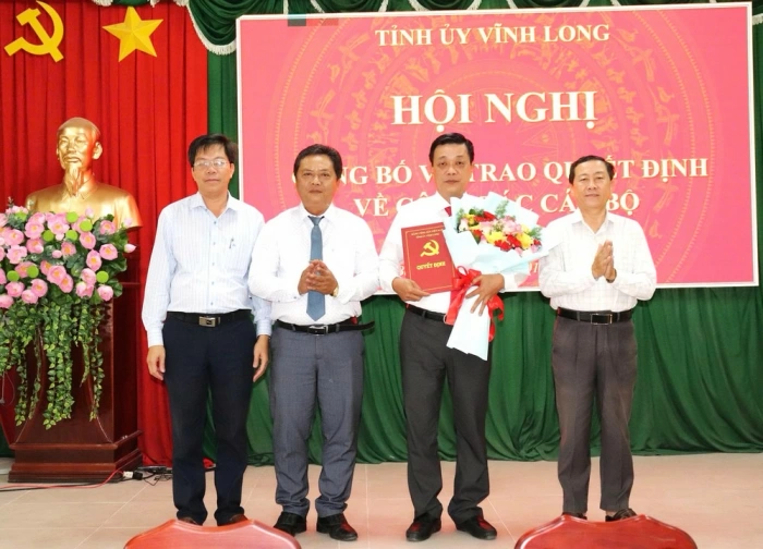 Điều động đồng chí Nguyễn Văn Chính giữ chức Bí thư Đảng ủy xã Ba Tri