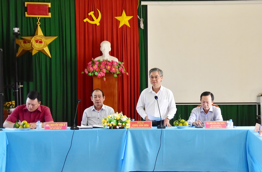 Phó Chủ tịch UBND tỉnh- Châu Văn Hoà phát biểu chỉ đạo buổi làm việc tại xã An Trường.