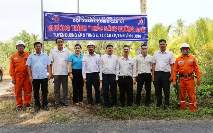 Trên 65 triệu đồng thực hiện công trình “Thắp sáng đường quê” tại xã Cầu Kè