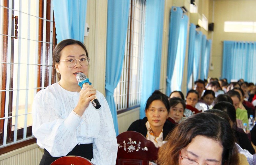 Trao đổi, thảo luận về thuận lợi, khó khăn, giải pháp thực hiện trong điều kiện thực tiễn tại cơ sở.