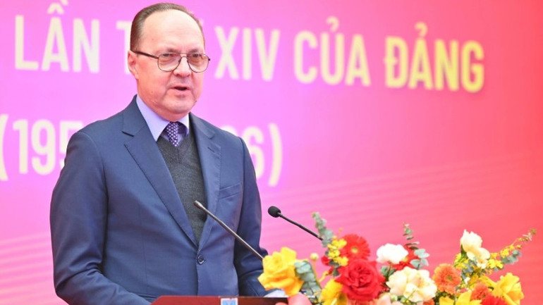 Đại sứ Đặc mệnh toàn quyền Liên bang Nga tại Việt Nam Gennady Stepanovich Bezdetko phát biểu.
