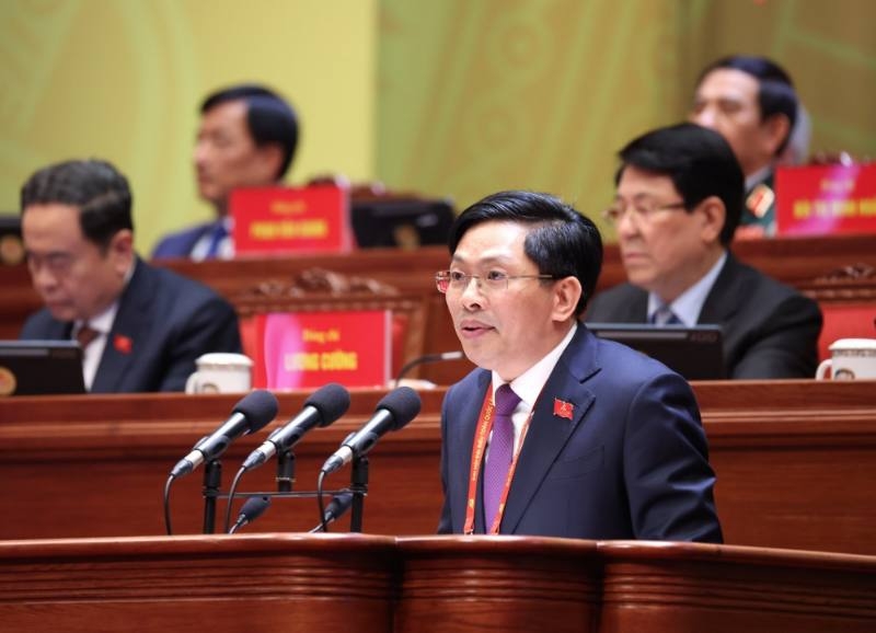 Ông Đặng Văn Dũng, Ủy viên BCH Đảng bộ các cơ quan Đảng Trung ương, Bí thư Đảng ủy cơ quan, Phó Trưởng Ban Nội chính Trung ương, trình bày tham luận “Tiếp tục đẩy mạnh, kiên quyết, kiên trì đấu tranh ngăn chặn, đẩy lùi tham nhũng, lãng phí, tiêu cực”. Ảnh: TTXVN