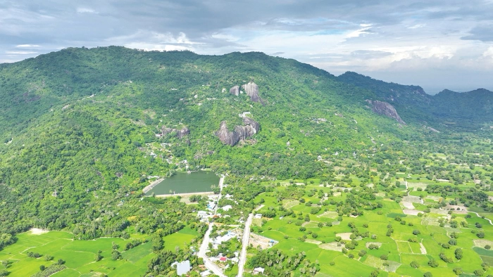 Lên điện đá chuông