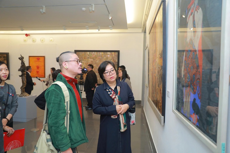 Khách tham quan triển lãm - Ảnh: VGP/MT