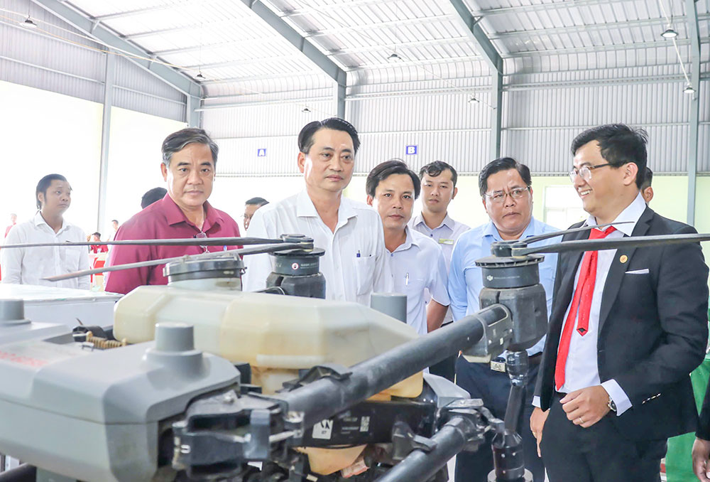 Các HTX tăng cường ứng dụng khoa học kỹ thuật, công nghệ mới để nâng cao năng suất, chất lượng và an toàn thực phẩm nông sản.