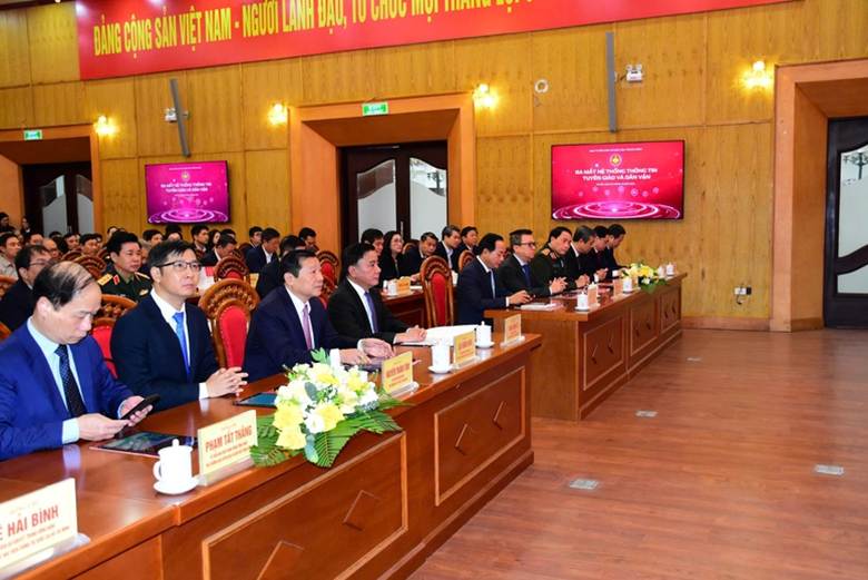 

Các đại biểu dự Lễ ra mắt ứng dụng di động Tuyên giáo và Dân vận - Ảnh: VGP/Toàn Thắng