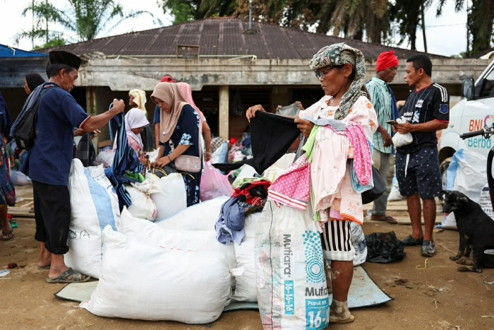 Người dân vùng thiên tai Indonesia được trợ cấp tiền ăn hàng ngày trong 3 tháng