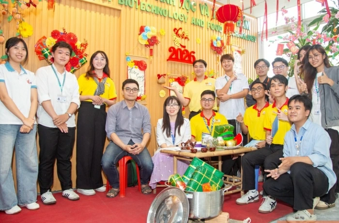 Nhiều trường đại học chi tiền tỉ lì xì, tặng quà sinh viên dịp Tết Bính Ngọ