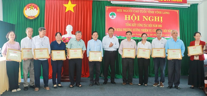 Phát huy vai trò “tuổi cao- gương sáng” trong giai đoạn mới