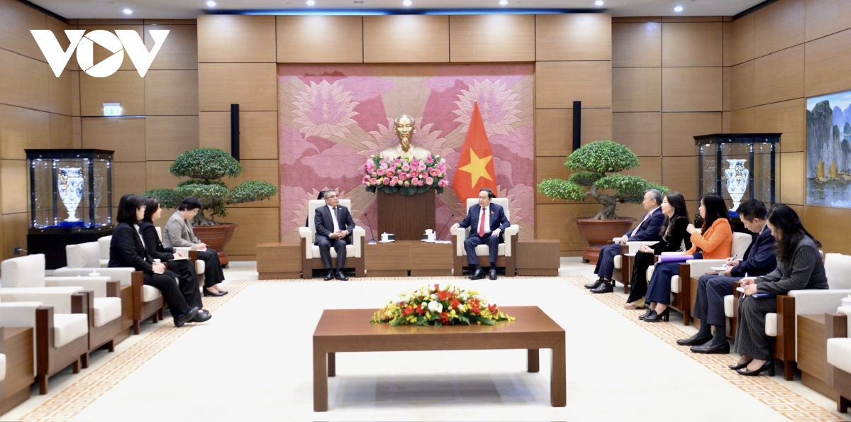 Chủ tịch Quốc hội Trần Thanh Mẫn tiếp Đại sứ Philippines Maynardo L.B. Montealegrea.