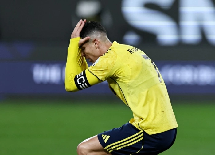 Al Nassr thua liền 2 trận đầu năm 2026, Ronaldo gửi thông điệp mạnh mẽ đến các đồng đội