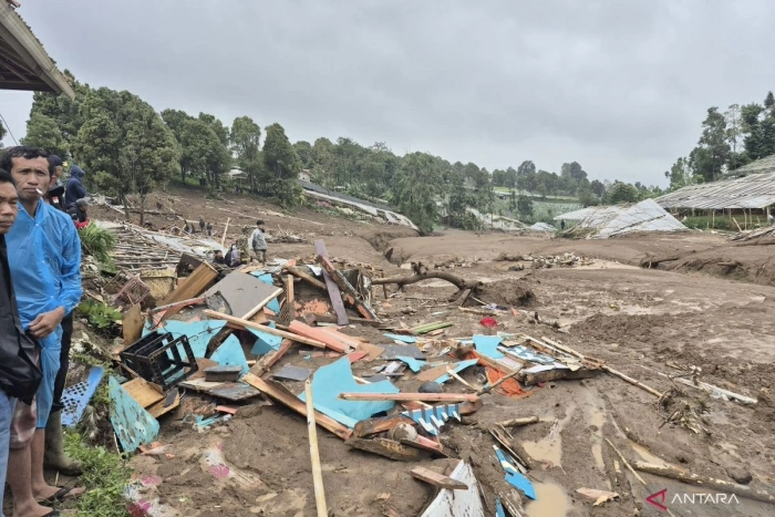 Sạt lở đất ở Indonesia khiến 7 người thiệt mạng và 82 người mất tích