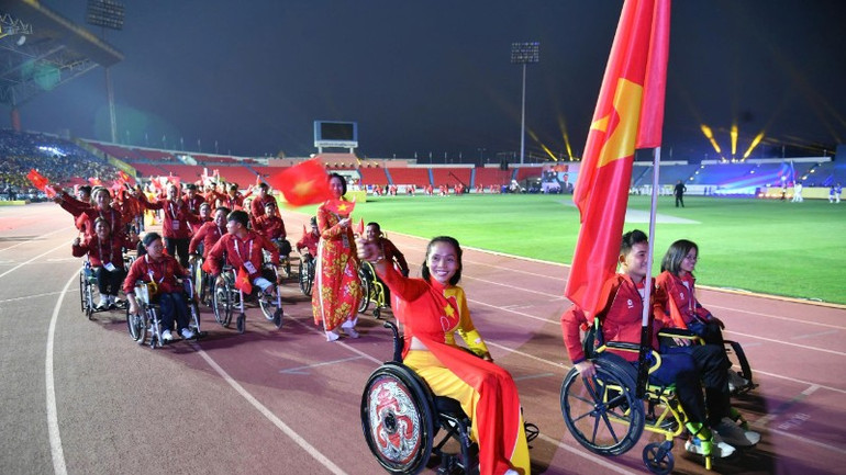 Tại ASEAN Para Games 13, các vận động viên Việt Nam đã phá 6 kỷ lục đại hội, gồm 4 kỷ lục Đông Nam Á ở môn bơi và 2 kỷ lục ở môn điền kinh.