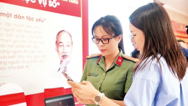 Lực lượng Công an nhân dân đẩy mạnh triển khai giải pháp công nghệ, nhất là ứng dụng trí tuệ nhân tạo (AI) trong quản lý, điều hành và bảo đảm trật tự an toàn xã hội.

