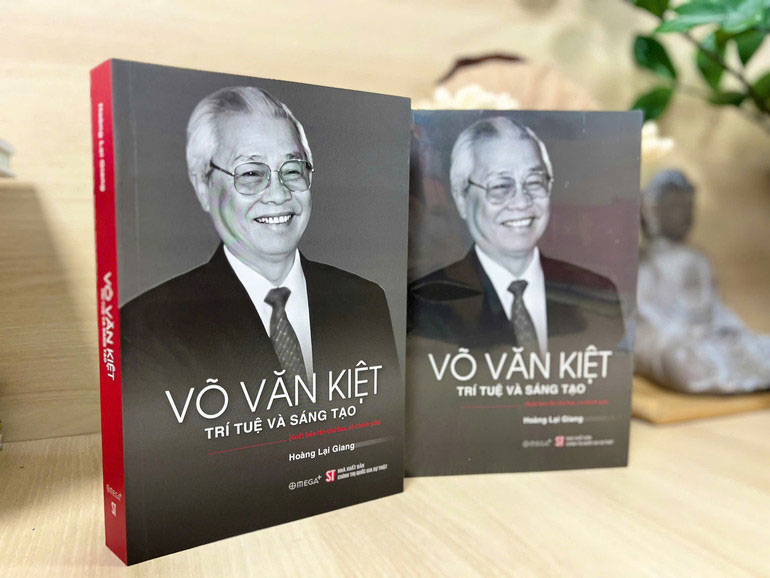Cuốn sách Võ Văn Kiệt - Trí tuệ và sáng tạo vừa được Nhà xuất bản Chính trị quốc gia Sự thật tái bản.