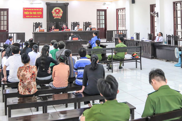 Các cơ quan tố tụng triển khai nhiều nhiệm vụ, giải pháp mang tính đột phá nâng cao chất lượng điều tra, truy tố, xét xử. Trong ảnh: Một vụ án hình sự được TAND tỉnh đưa ra xét xử.

