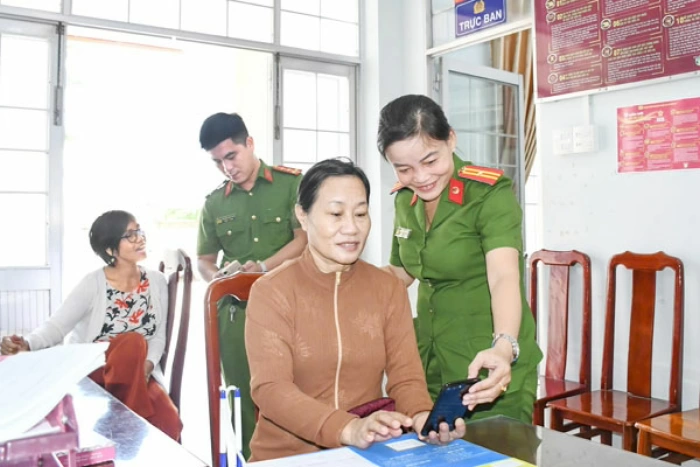 Công an phường Hòa Thuận bám sát cơ sở, vì Nhân dân phục vụ