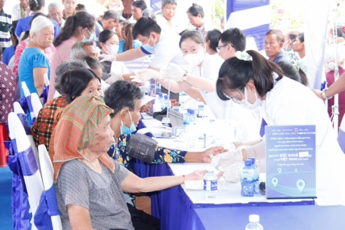 Xây dựng hệ thống y tế công bằng, hiện đại, hiệu quả