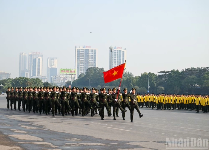 [Ảnh] Thường trực Ban Bí thư Trần Cẩm Tú dự Lễ xuất quân bảo vệ an ninh trật tự phục vụ Đại hội XIV của Đảng
