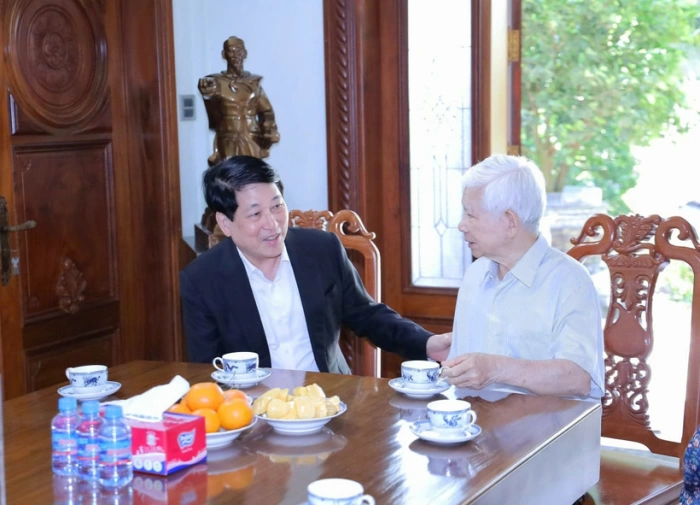 Chủ tịch nước Lương Cường thăm, chúc Tết, tri ân các đồng chí nguyên lãnh đạo Đảng, Nhà nước