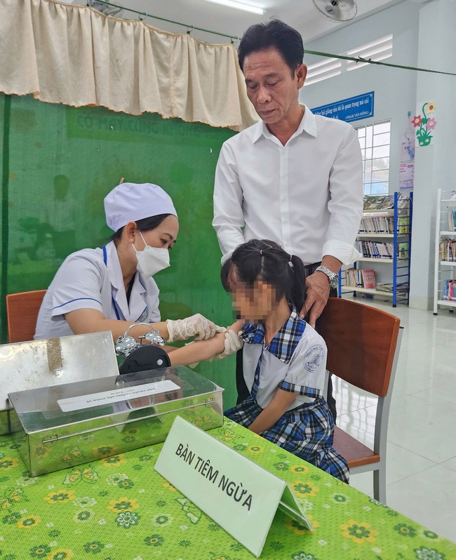 Tiêm vaccine đầy đủ và đúng lịch là biện pháp phòng bệnh hiệu quả.